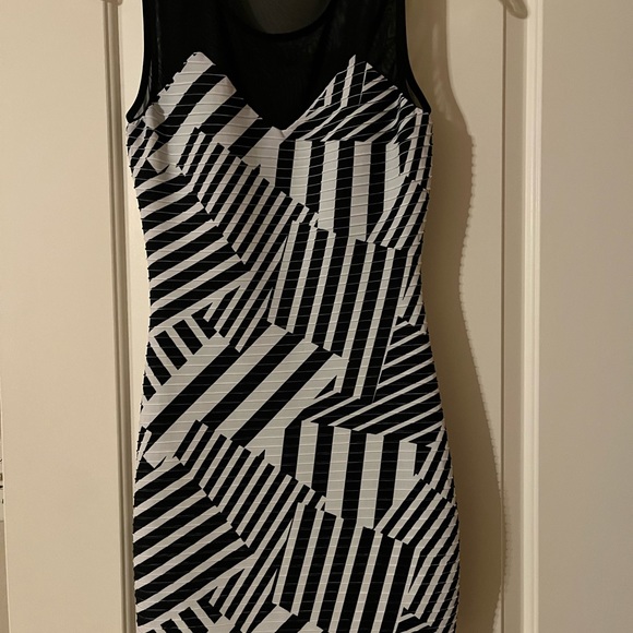 Black and White Dress size S - Picture 1 of 6